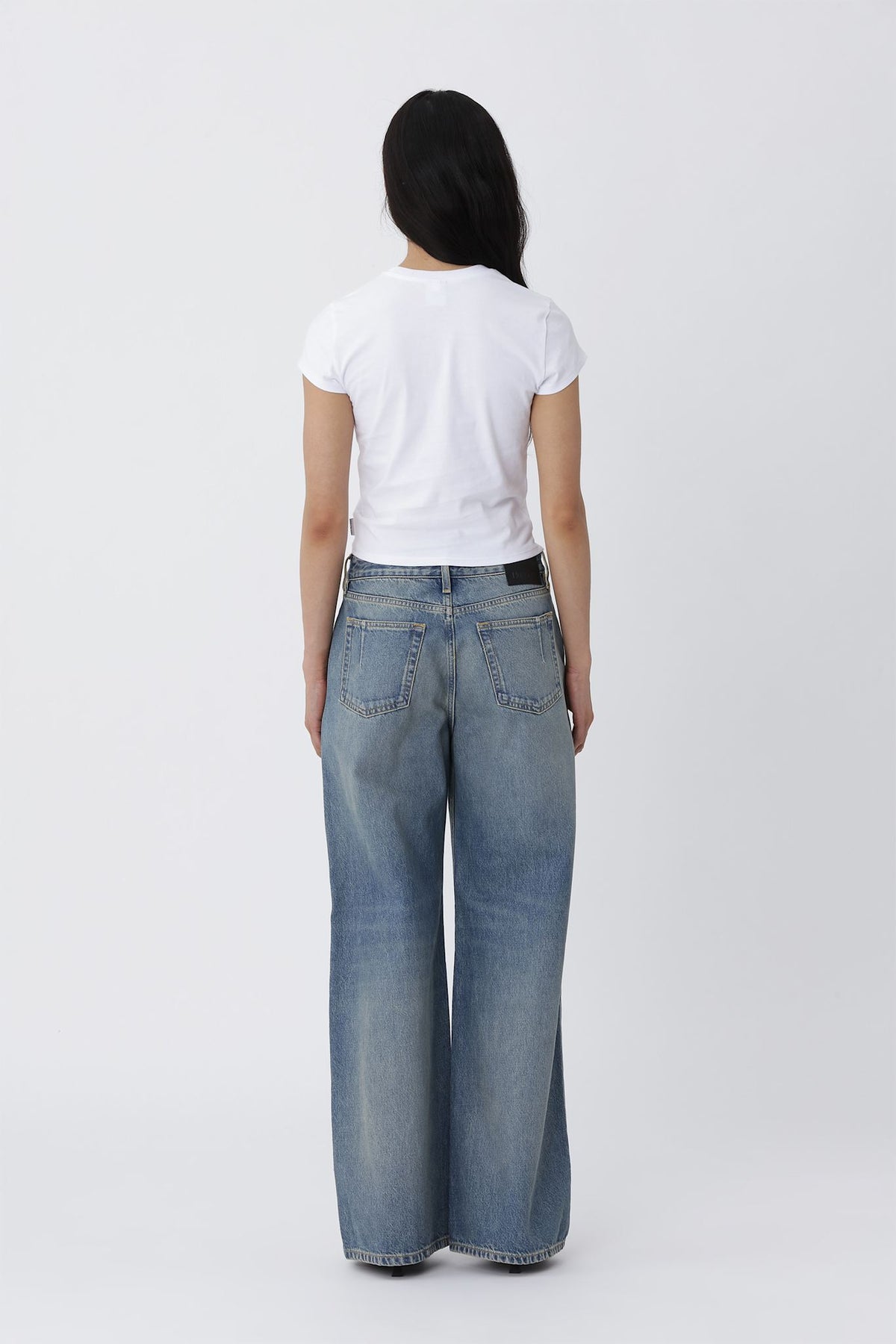 Lera T-Shirt - Won Hundred Online Store